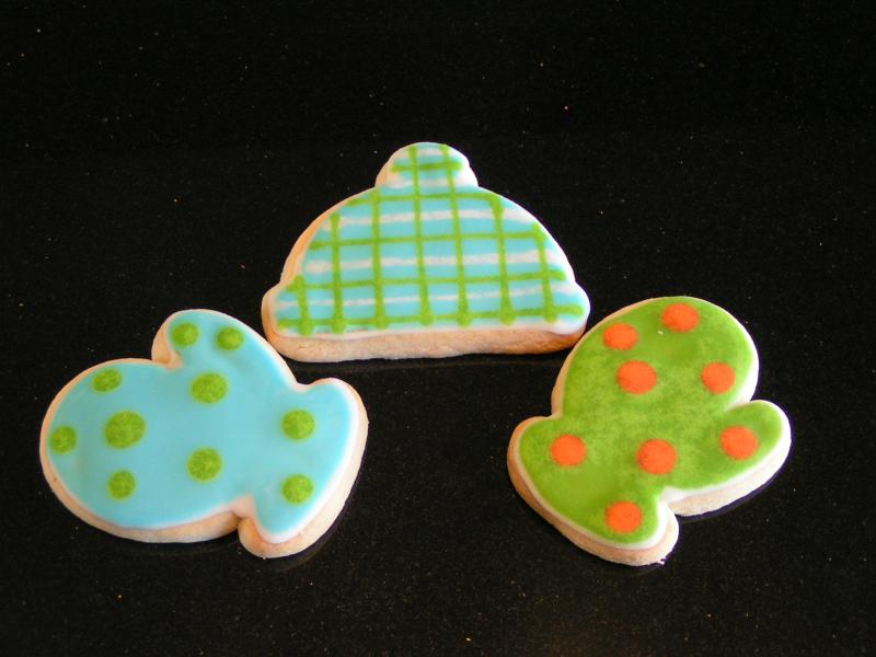 Different hat and mittens